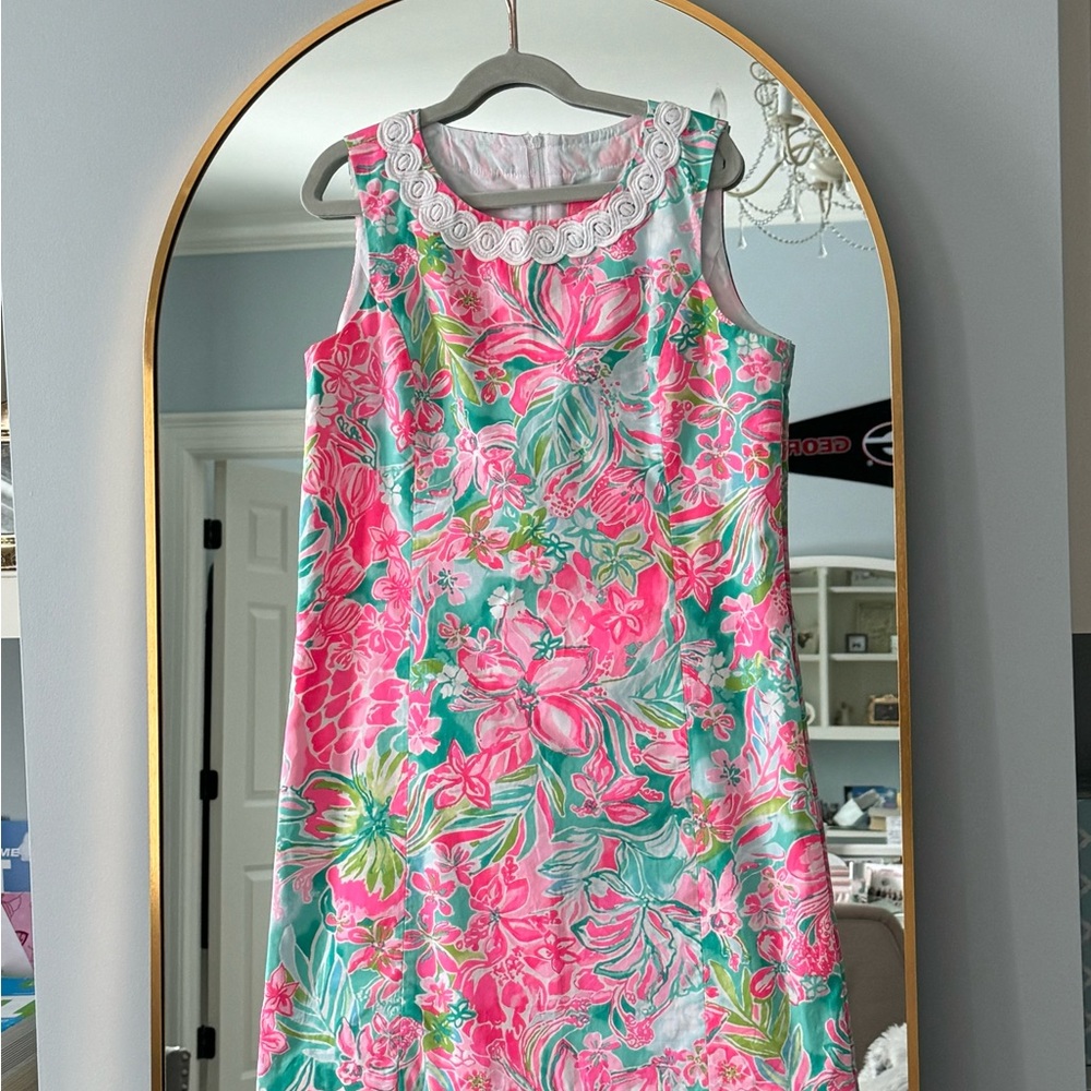 Girls Lilly Pulitzer Mini Mila Shift Dress ~ Hot On The Scene, Size 14, EUC - Picture 2 of 4